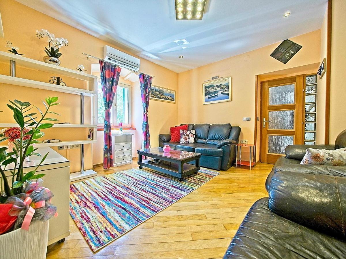 Nina Apartment Spalato Esterno foto